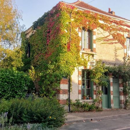 Maison D'Hotes "Les Volets Verts" Et Sa Brocante Ecueille Luaran gambar