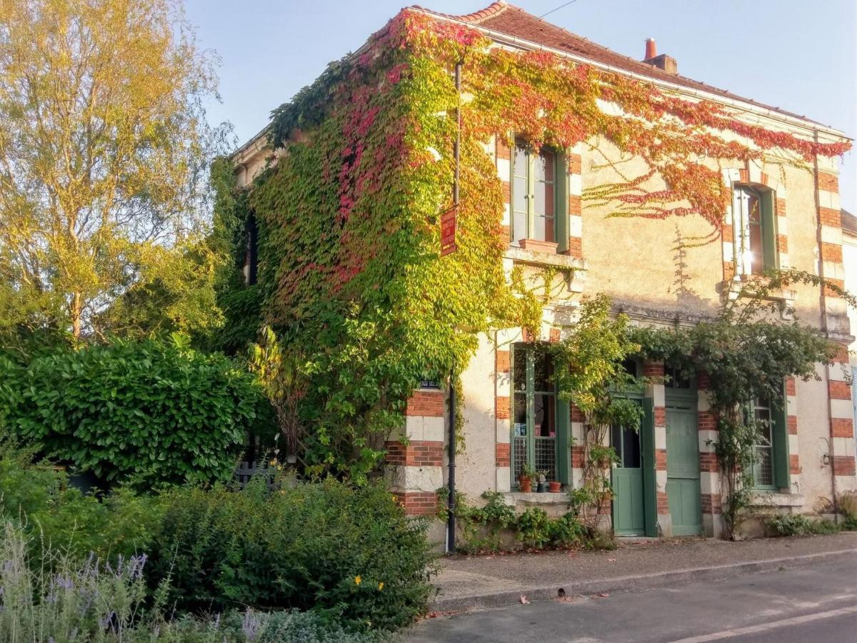 Maison D'Hotes "Les Volets Verts" Et Sa Brocante Ecueille Luaran gambar