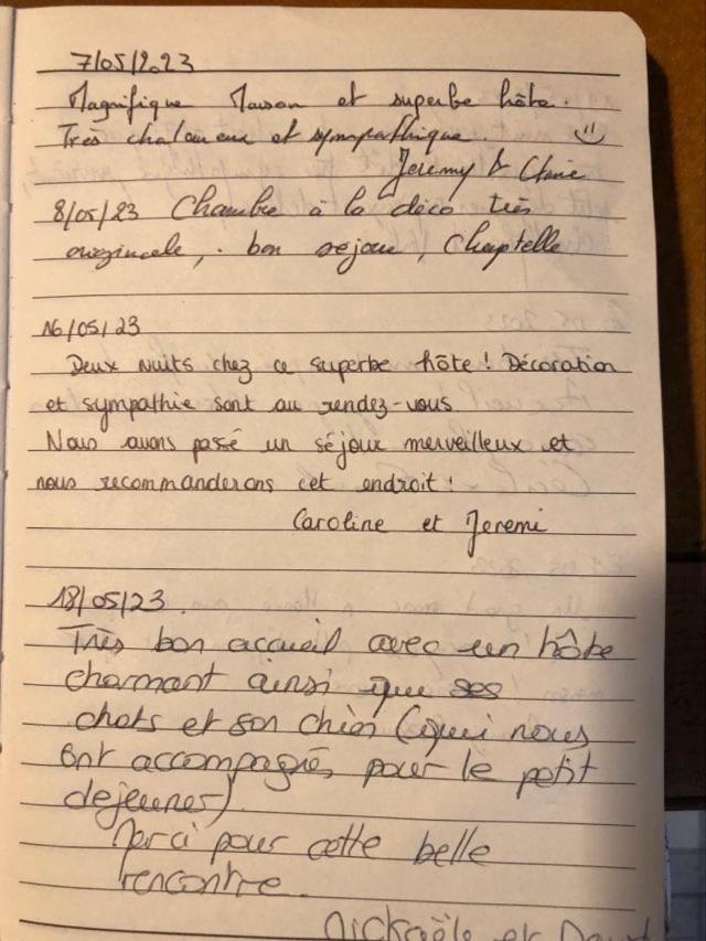 Maison D'Hotes "Les Volets Verts" Et Sa Brocante Ecueille Luaran gambar