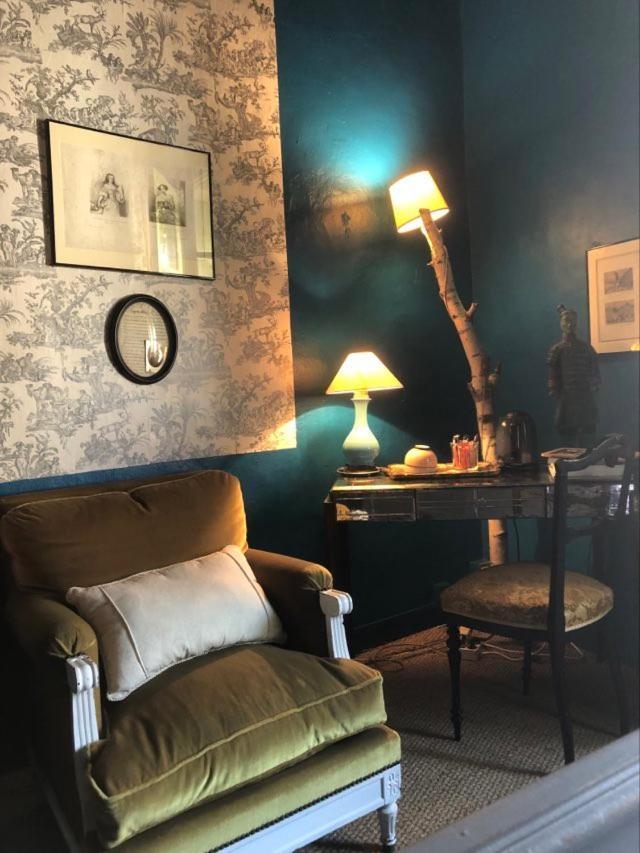 Maison D'Hotes "Les Volets Verts" Et Sa Brocante Ecueille Luaran gambar