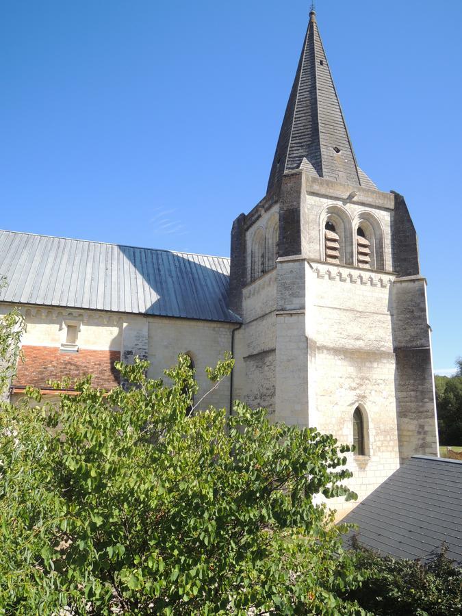 Maison D'Hotes "Les Volets Verts" Et Sa Brocante Ecueille Luaran gambar